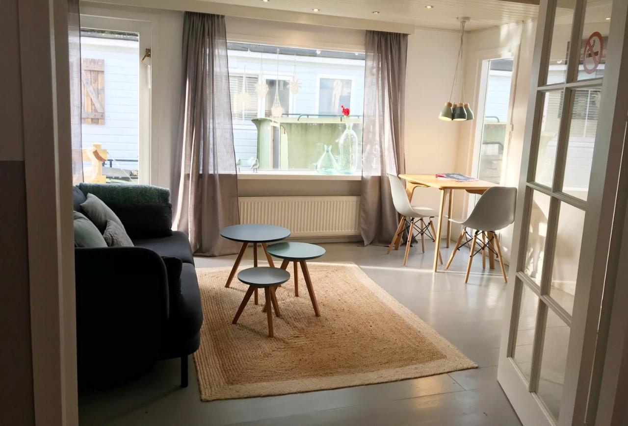 Houseboat Apartment With Water Terrace, Free Parking, Free Bikes & Fast Wifi Amsterdam Exteriör bild