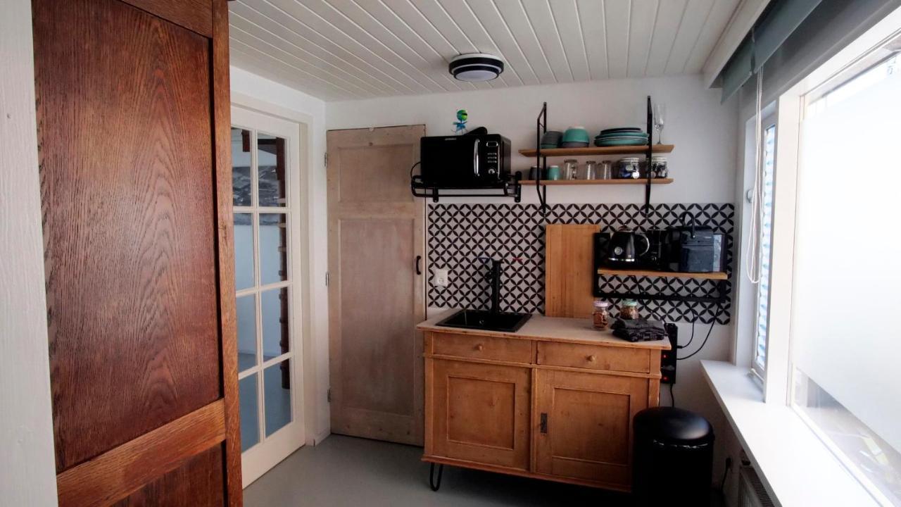 Houseboat Apartment With Water Terrace, Free Parking, Free Bikes & Fast Wifi Amsterdam Exteriör bild