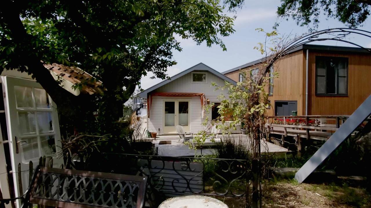 Houseboat Apartment With Water Terrace, Free Parking, Free Bikes & Fast Wifi Amsterdam Exteriör bild