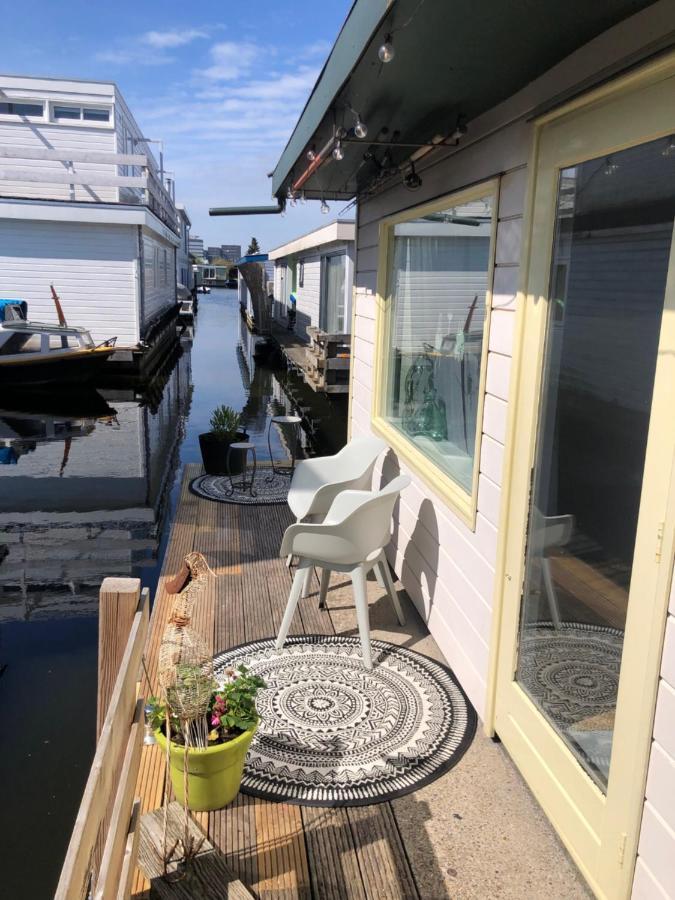 Houseboat Apartment With Water Terrace, Free Parking, Free Bikes & Fast Wifi Amsterdam Exteriör bild