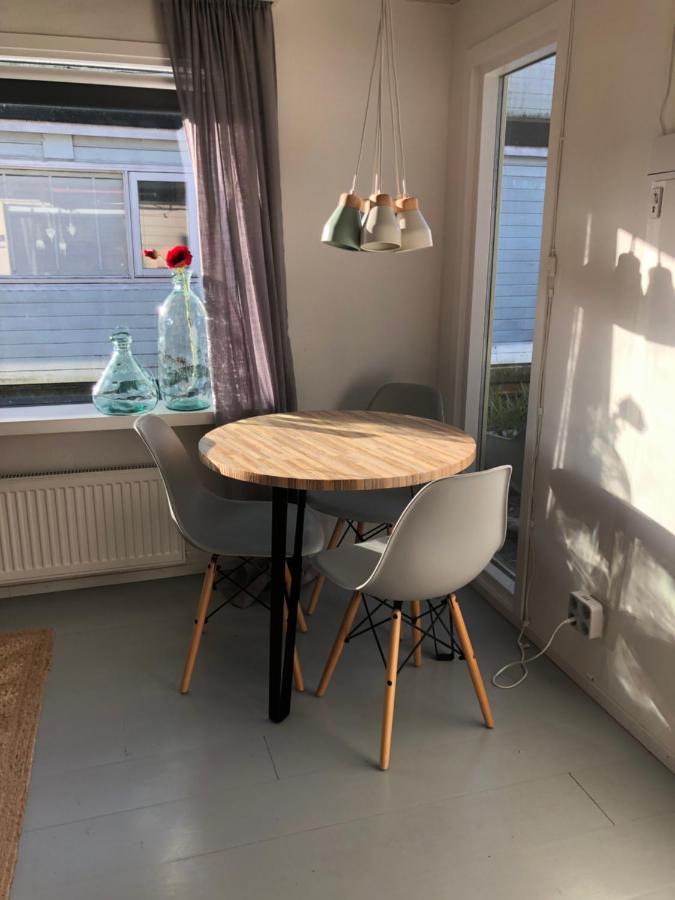 Houseboat Apartment With Water Terrace, Free Parking, Free Bikes & Fast Wifi Amsterdam Exteriör bild