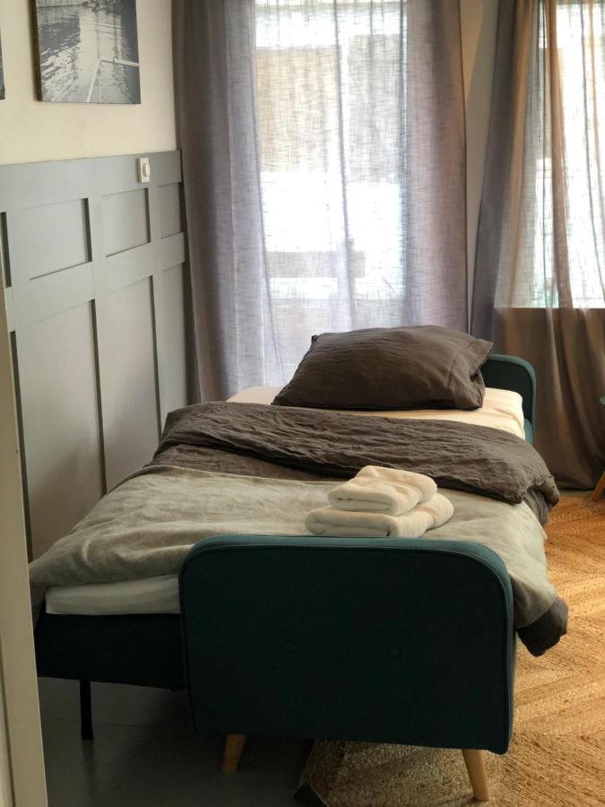 Houseboat Apartment With Water Terrace, Free Parking, Free Bikes & Fast Wifi Amsterdam Exteriör bild